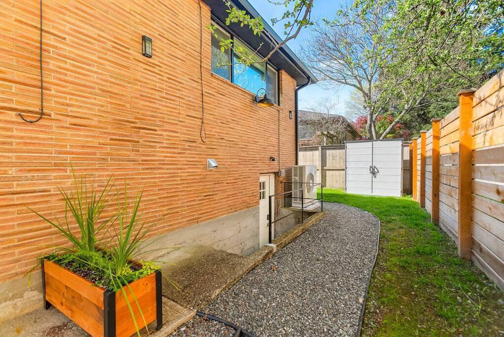 Lilac In Law, Picturesque Lower Unit Seattle Dış mekan fotoğraf